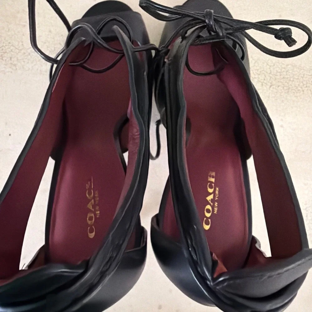 Coach Women Sz 9.5 B Black Leather Peep Toe Cutout Pumps Snakeskin Stiletto Heel